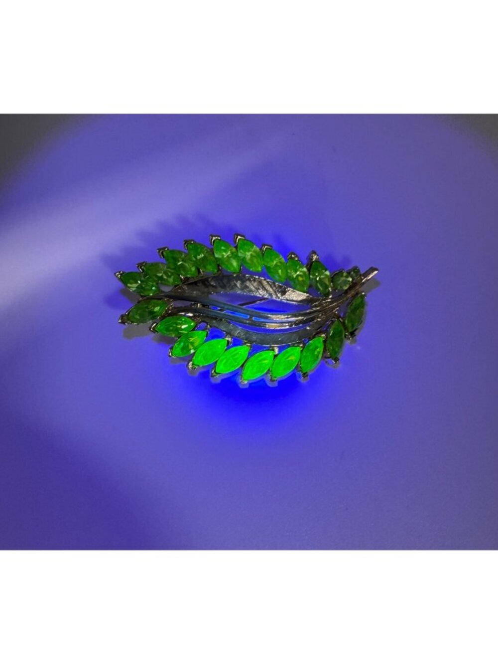 Vintage Uranium Glass Leaf Brooch Green Rhinestone Gold Tone Glow Pin